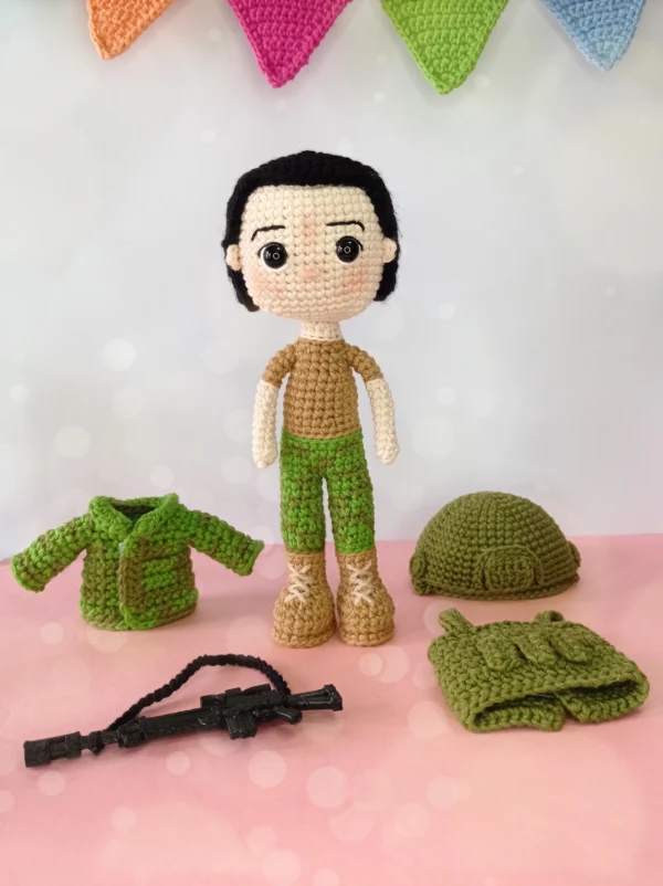 05 Soldado Amigurumib_resultado Amigirumi Soldado con Accesorios